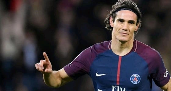 كافاني يتطلع إلى الاحتراف في الدوري الإنجليزي