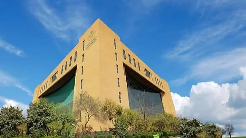 كيف سيكون تحديد أساس احتساب رسوم إصدار التراخيص البلدية؟