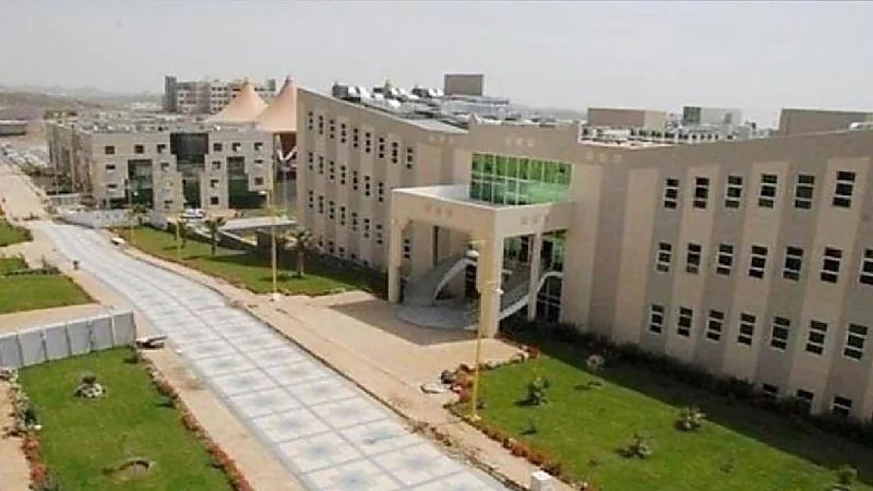 تعليق الدراسة الحضورية غدا في 3 جامعات