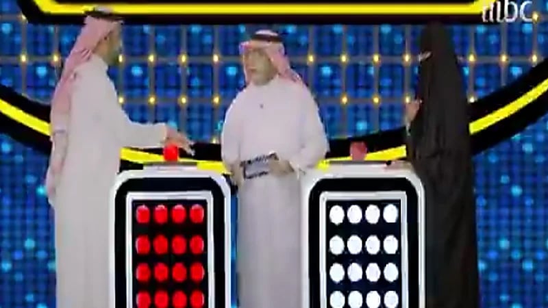 شاهد .. "خالد الفراج" يتحول إلى"داوود الشريان" في"استديو 21"