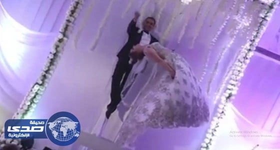 بالفيديو.. ساحر وزوجته في تونس يحتفلان بعرسهما بالطيران