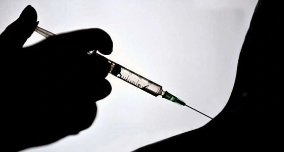 شرطة الطائف تحقق في " حقن " طالبة بإبرة مجهولة بأحد المولات