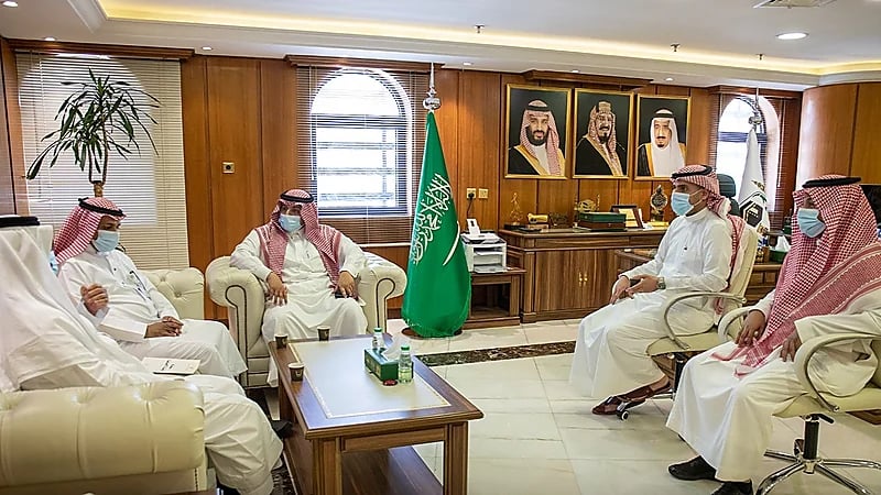 رئاسة شؤون الحرمين تناقش إدراج المتعاقدين في نظام التأمينات الاجتماعية