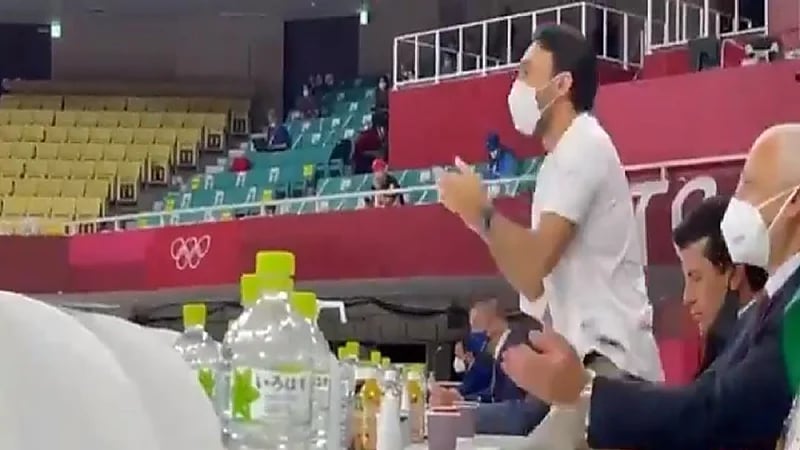 بالفيديو.. فرحة عارمة لوزير الرياضة بعد تأهل ‎طارق حامدي لنصف النهائي