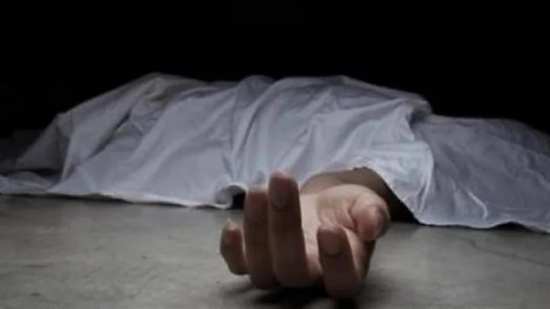 امرأة تقتل جارتها وتفر هاربة 