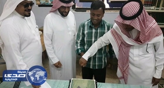 في بادرة إنسانية.. مدرسة بالرياض تحتفل بـ«مولود عامل النظافة»