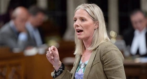 واصفة نظام الأسد بـ " المجرم ".. تغريدة خاطئة تدفع وزيرة كندية للاعتذار