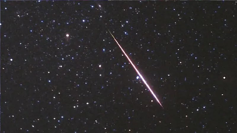 "فلكية جدة": ذروة تساقط شهب الثوريات الجنوبية الليلة