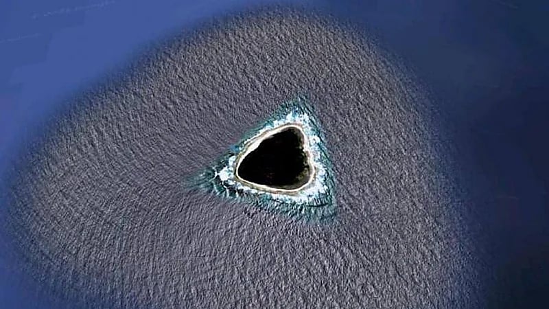 أمريكا تعيش في حالة ذعر بسبب ثقب في المحيط الهادي يهدد بحدوث زلزال (فيديو)