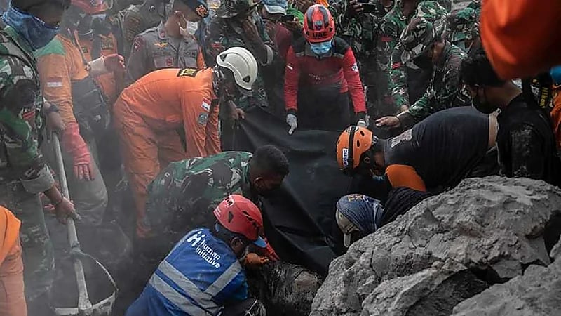 ارتفاع حصيلة ثوران بركان إندونيسيا "المرعب"