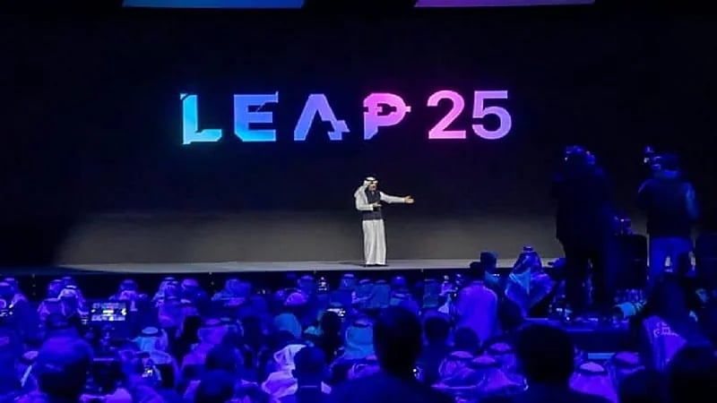 الداخلية تستعرض طائرة البحث والإنقاذ صارم بمؤتمر ليب التقني 2025