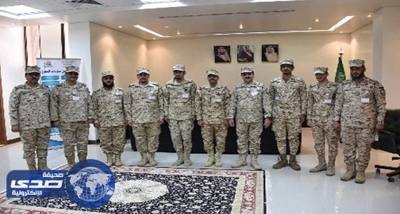 قائد كلية القيادة يقلد عدداً من الأفراد رتبهم الجديدة