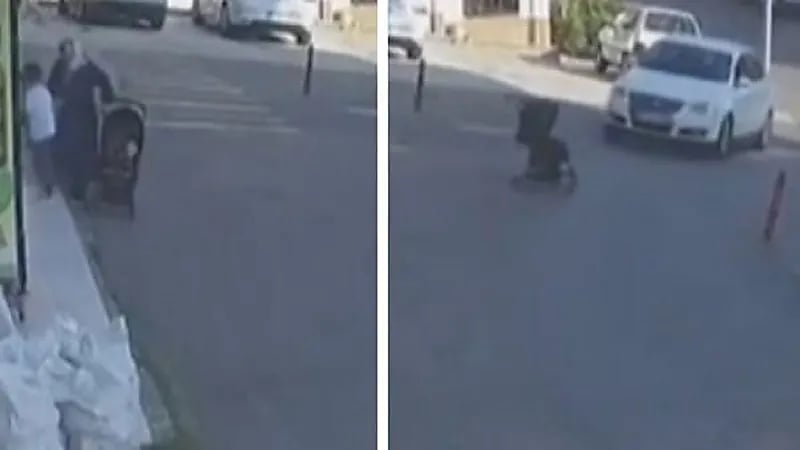 شاهد.. امرأة تترك عربة فيها رضيعها قرب الرصيف للتسوق وتتفاجأ بسقوطها من ارتفاع 3 أمتار 