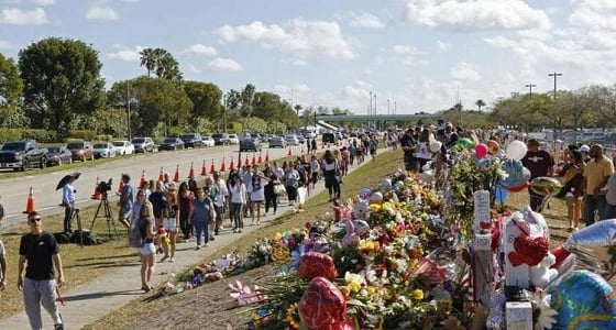 الطلاب يعودون لاستئناف الدراسة بعد مجزرة فلوريدا