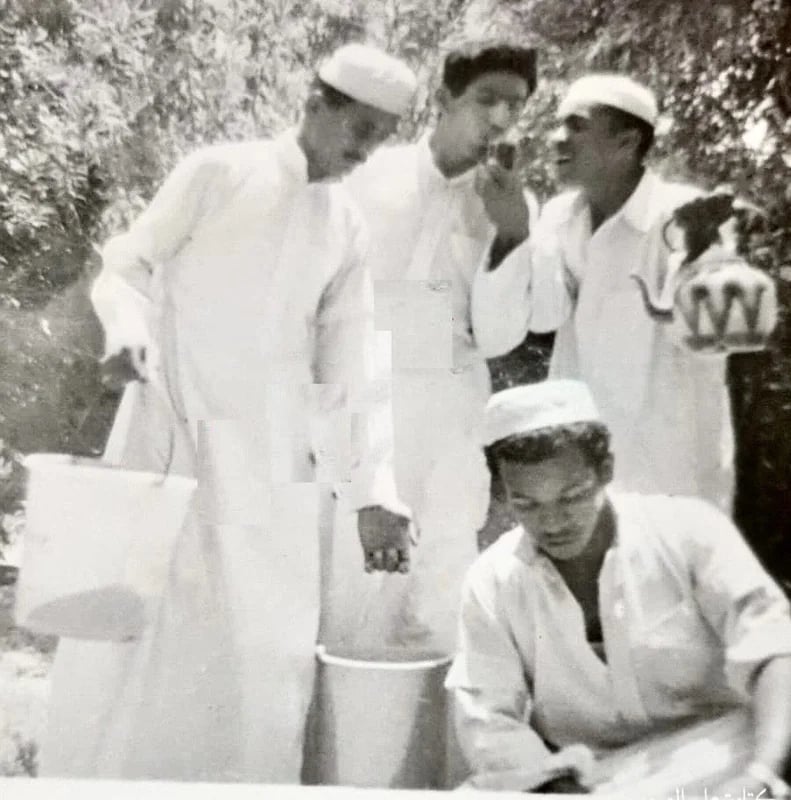 نزهة شباب من حي المعيقلية