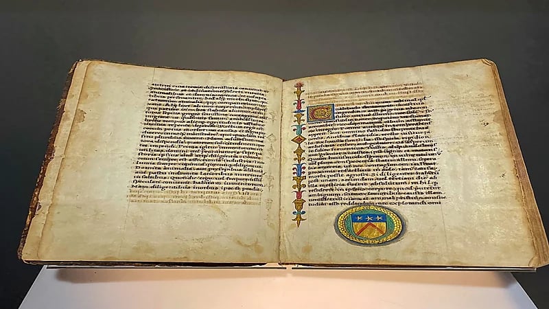 عرض كتاب الطب البيطري وعمره 500 عام بمعرض الكتاب الدولي بالرياض