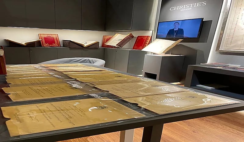 زوجة السفير الفرنسي تزور معرض الرياض الدولي للكتاب 