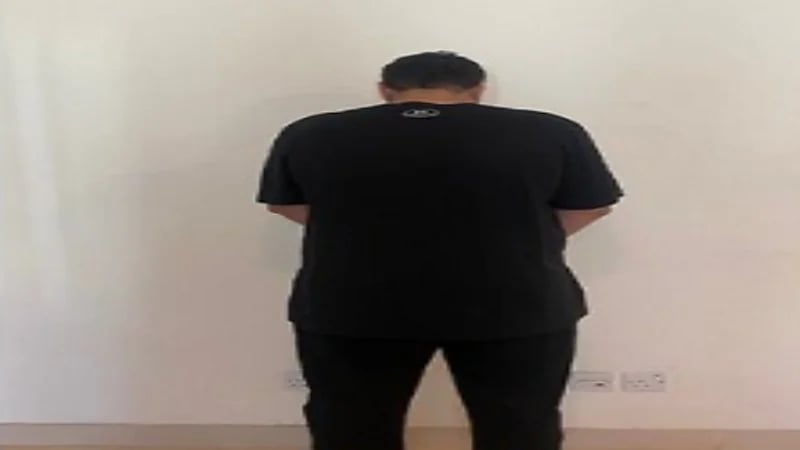 بالفيديو.. ضبط مواطنين تسببا في حريق بمحل تجاري في القطيف