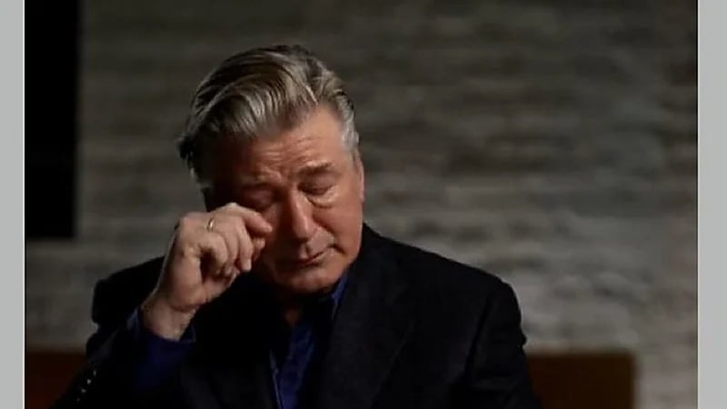 أليك بالدوين عن قتل المصورة: لم أضغط على الزناد