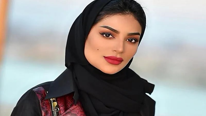 فاطمة الأنصاري تختفي عن مواقع التواصل الاجتماعي