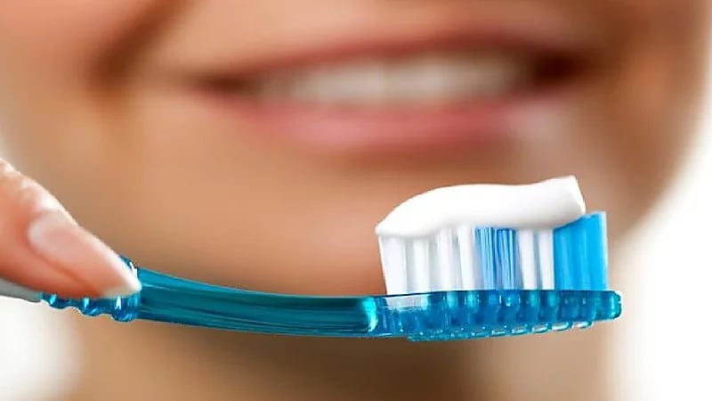 مختصة: تخلصوا من فرشاة الأسنان بعد التعافي من كورونا