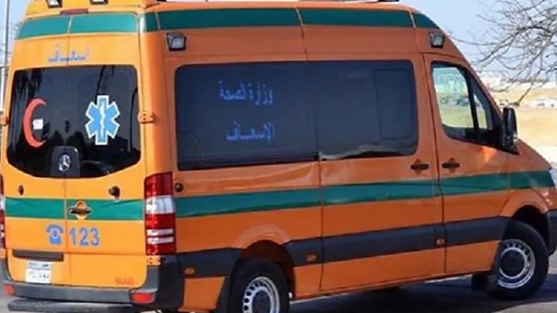 مصرع شخص تصادمًا بقطار وإصابة آخر بحادث سيارة