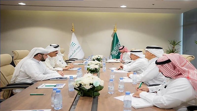 وزير التعليم يبحث الفرص التعليمية مع نظيره البحريني