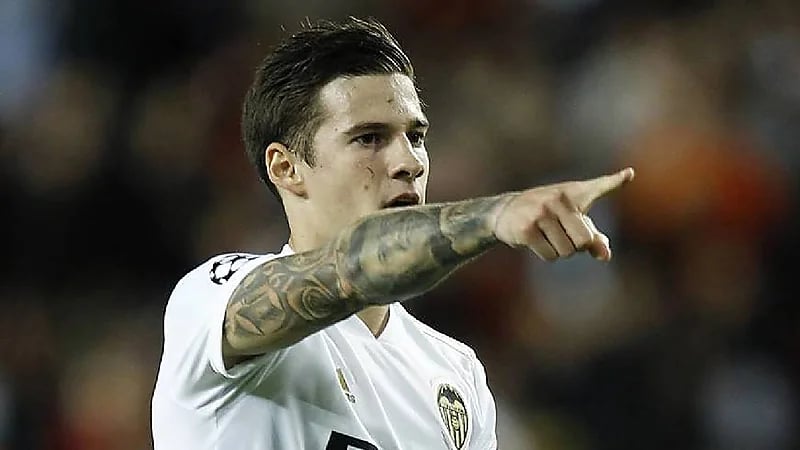 سانتي مينا يرد على عرض الشباب