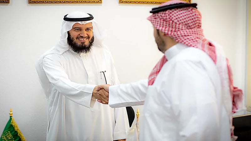 عودة الكادر الإداري والمشرفين التربويين والهيئة الإدارية والتعليمية للمدارس