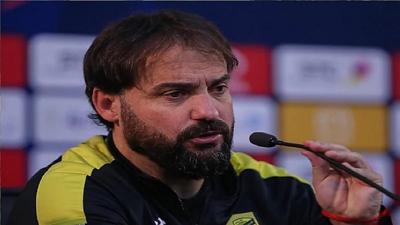 مدرب تشيلي مرشح لقيادة الأهلي