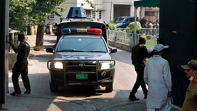 باكستان.. الإفراج عن مغتصب عقب تسوية للزواج بضحيته