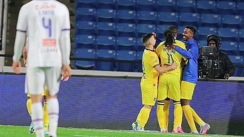 الأخدود يتخطى الطائي..وأبها يتعادل مع الحزم