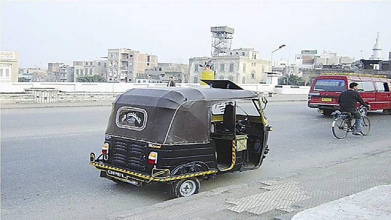 فتاة تقتل شاب لخلاف على أولوية ركوب التوكتوك