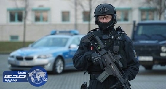 بالصور.. " رئاسة الحرمين " تباشر إسدال ثوب الكعبة