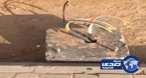 بالفيديو.. «أسلاك عارية» تهدد حياة الأطفال في حديقة عامة بينبع