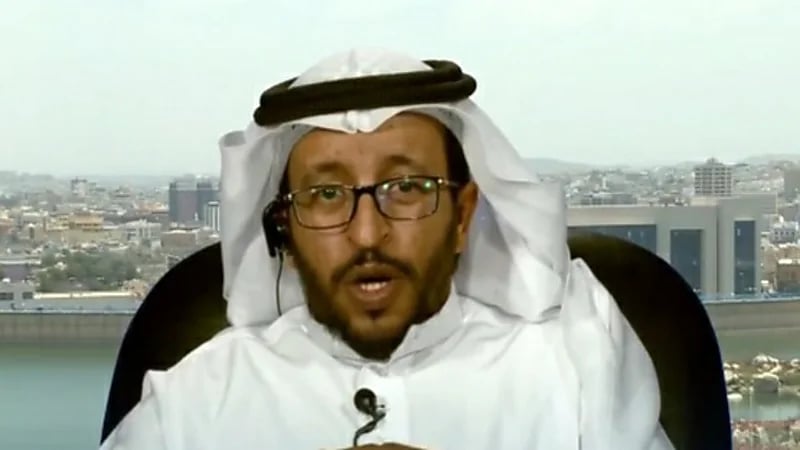 مختص يكشف عن سبب تعطل عدد من السيارات على طريق الهدا بالطائف "فيديو "