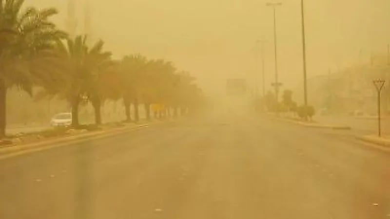 الأرصاد: رياح مثيرة للأتربة والغبار تحد من الرؤية الأفقية على عدة مناطق 
