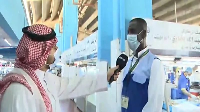 صياد: راتب العامل في سوق السمك يتراوح بين 7 إلى 10 آلاف ريال شهريا "فيديو"