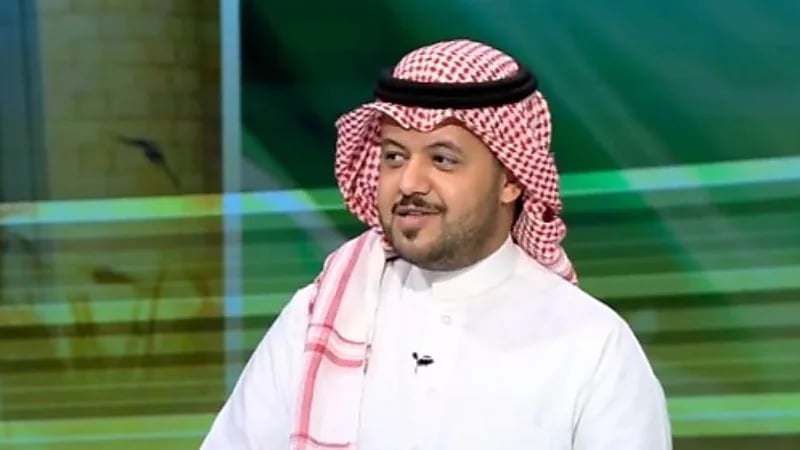 أخصائي يحذر من النوم والاستحمام بالعدسات..ويكشف عن خطورتها على العين "فيديو"