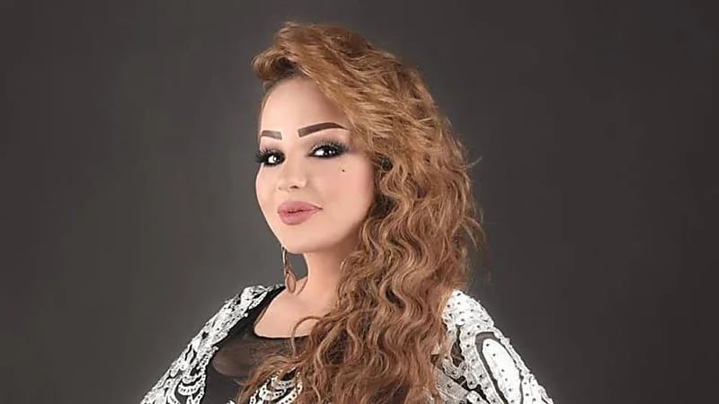 شهد الشمري تثير ضجة كبيرة بصورتها مع ضابط عراقي وتعلق:" لم تحمل أي نوايا"