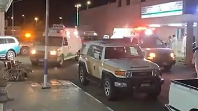 حالة وفاة و12 إصابة إثر انقلاب حافلة ركاب