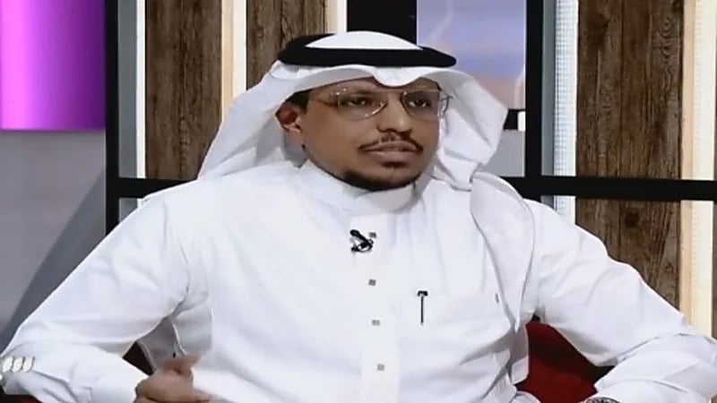شاهد.. استشاري: التساقط الطبيعي للشعر من 50 إلى 120 شعرة