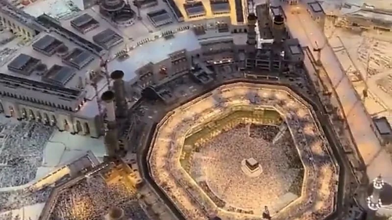 شاهد .. مقطع فيديو يسر الناظرين للكعبة المشرفة من الأعلى