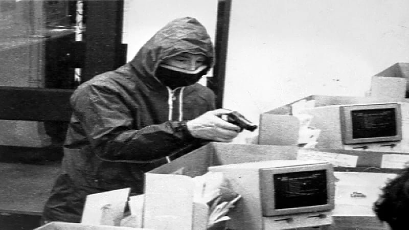 مسلح مجهول يحتجز موظف بنك كـ"رهينة" في تركيا