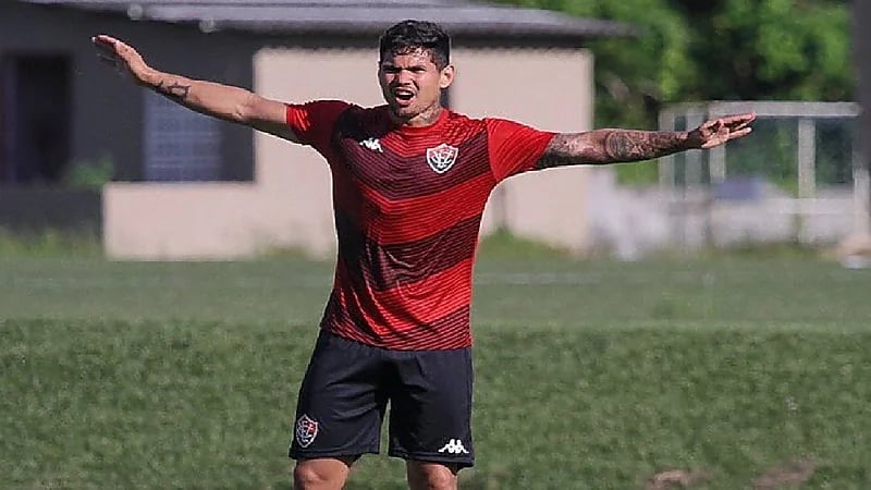 الأهلي يقدم عرضاً للتعاقد مع البرازيلي ليو سيارا