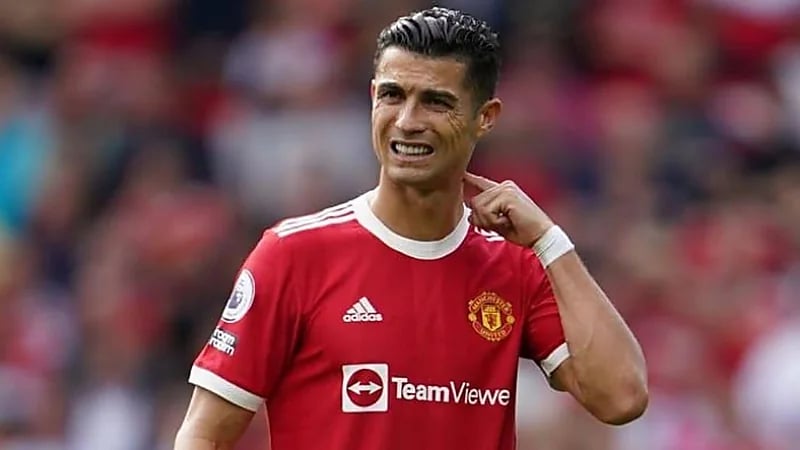 مدرب مانشستر يونايتد: رونالدو لن يرحل في الميركاتو الحالي