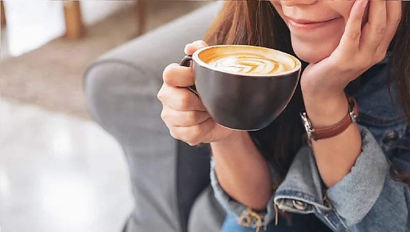 بالفيديو.. مختص : لا صحة بأن القهوة تثبت الوزن