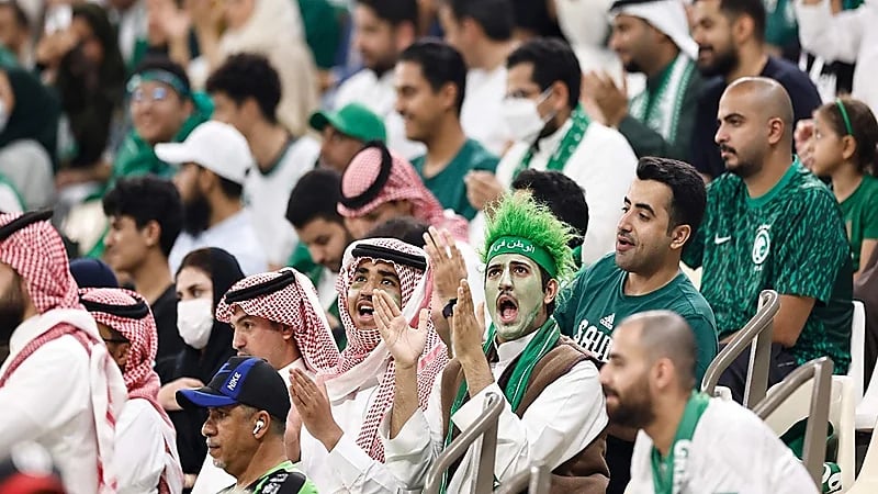 فيديو..الجماهير تحيي لاعبي الأخضر بعد نهاية المباراة