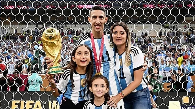 زوجة دي ماريا لـ"لاعب فرنسي": زوجي سيعلمك كيف تبكي