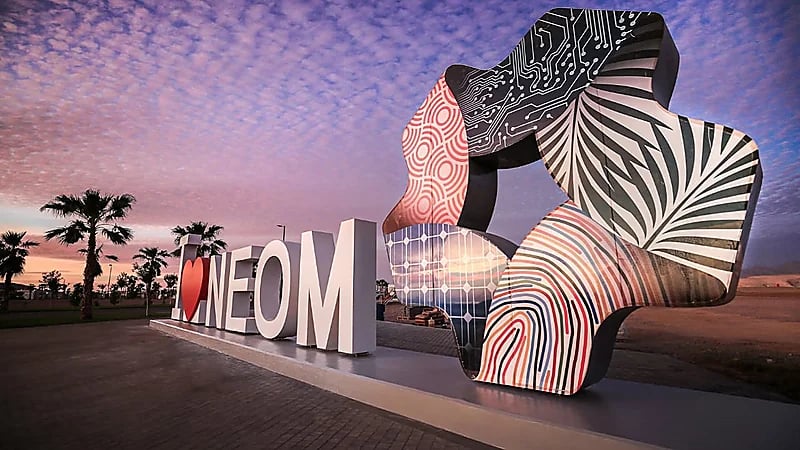 مشروع نيوم يعلن عن وظائف شاغرة للجنسين